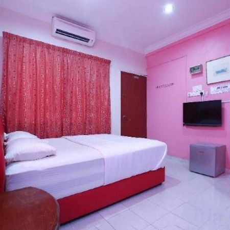Oyo 89892 Hotel Jeli Inn Екстер'єр фото