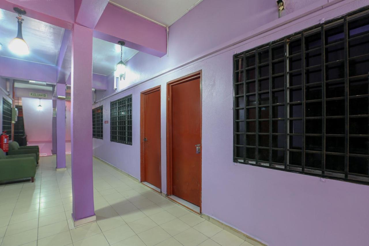Oyo 89892 Hotel Jeli Inn Екстер'єр фото