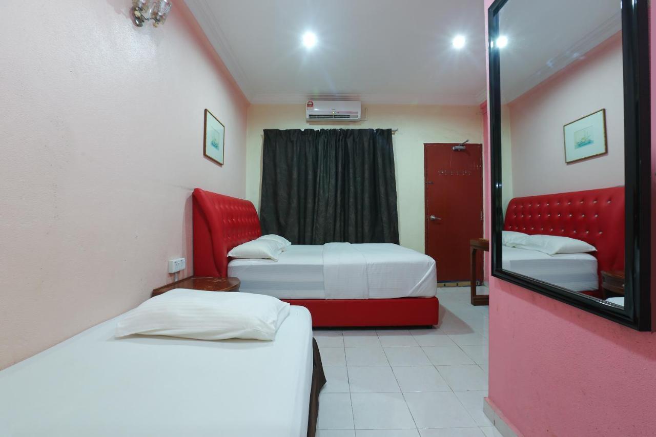 Oyo 89892 Hotel Jeli Inn Екстер'єр фото