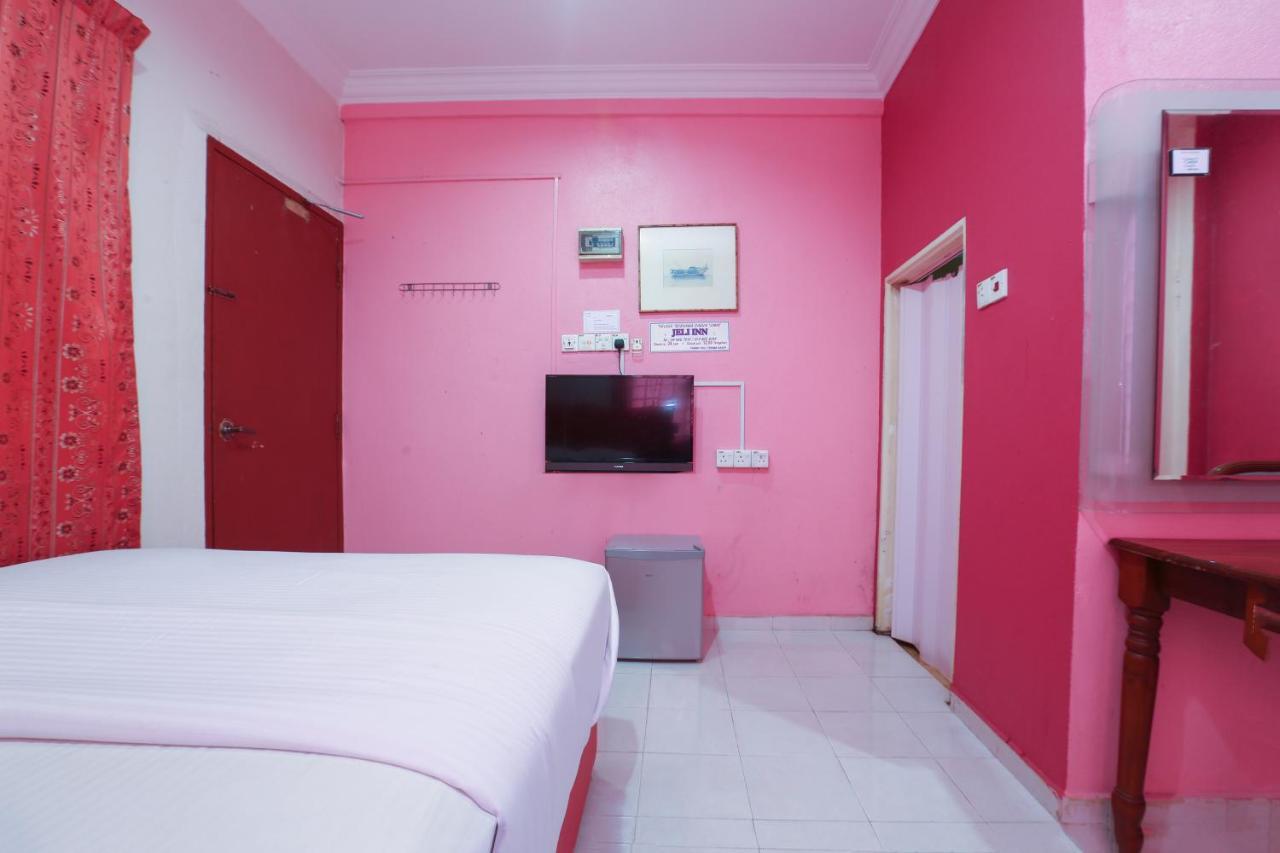Oyo 89892 Hotel Jeli Inn Екстер'єр фото