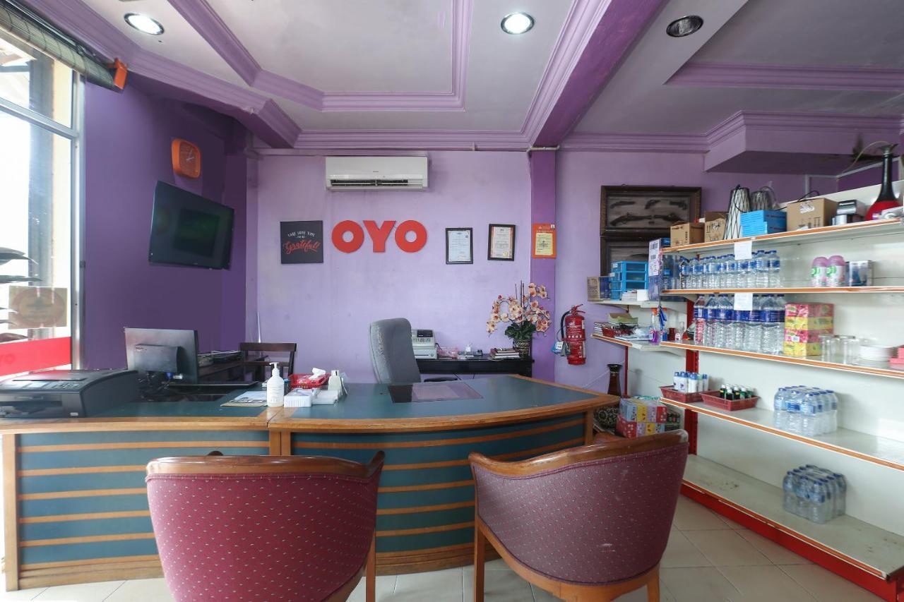 Oyo 89892 Hotel Jeli Inn Екстер'єр фото