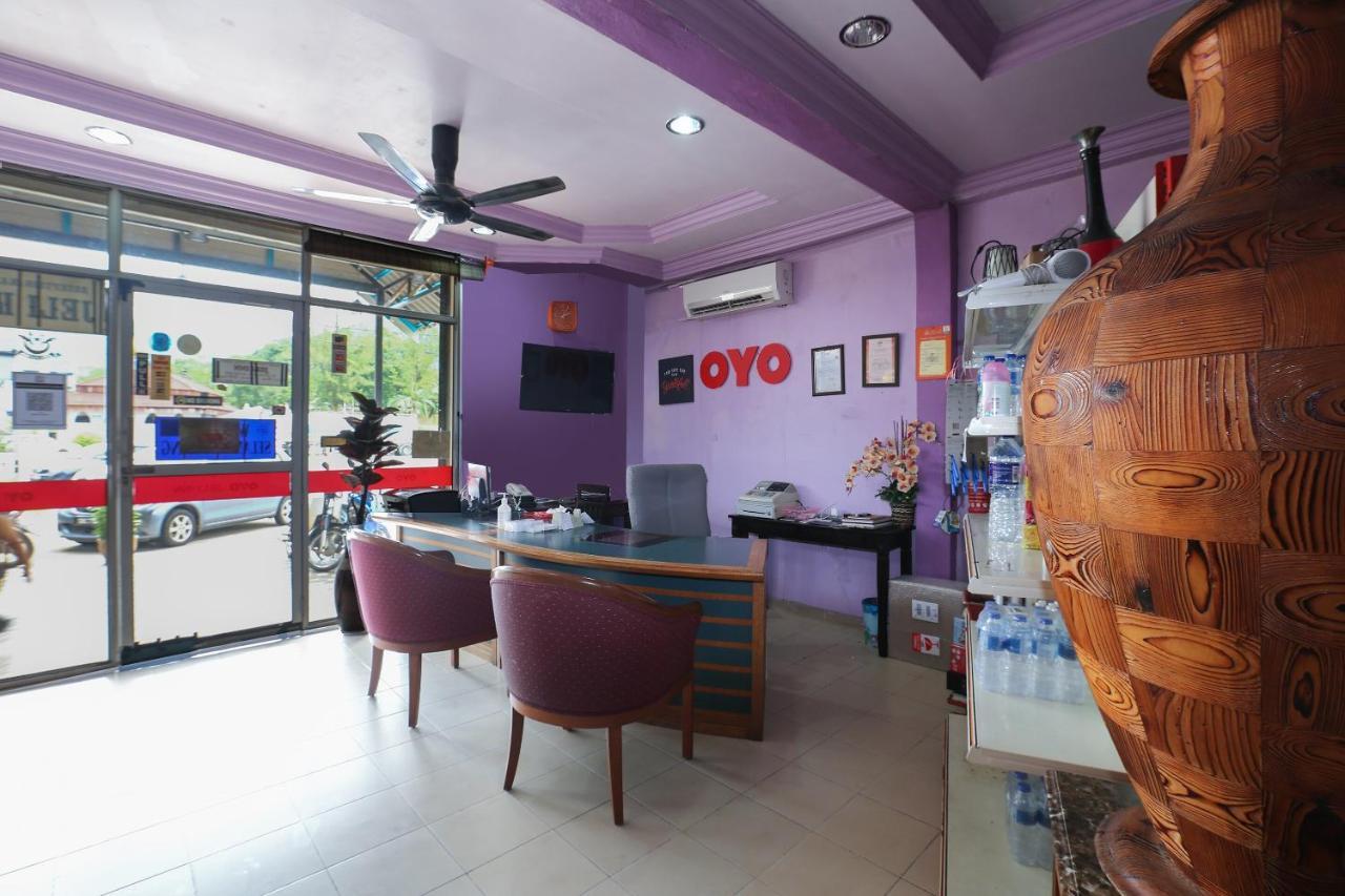 Oyo 89892 Hotel Jeli Inn Екстер'єр фото