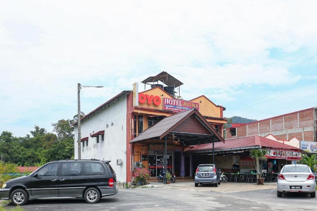 Oyo 89892 Hotel Jeli Inn Екстер'єр фото